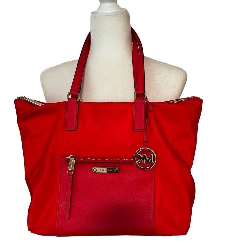 Michael Kors Ariana Large Red Tote. MSRP $280 Great Condition!!